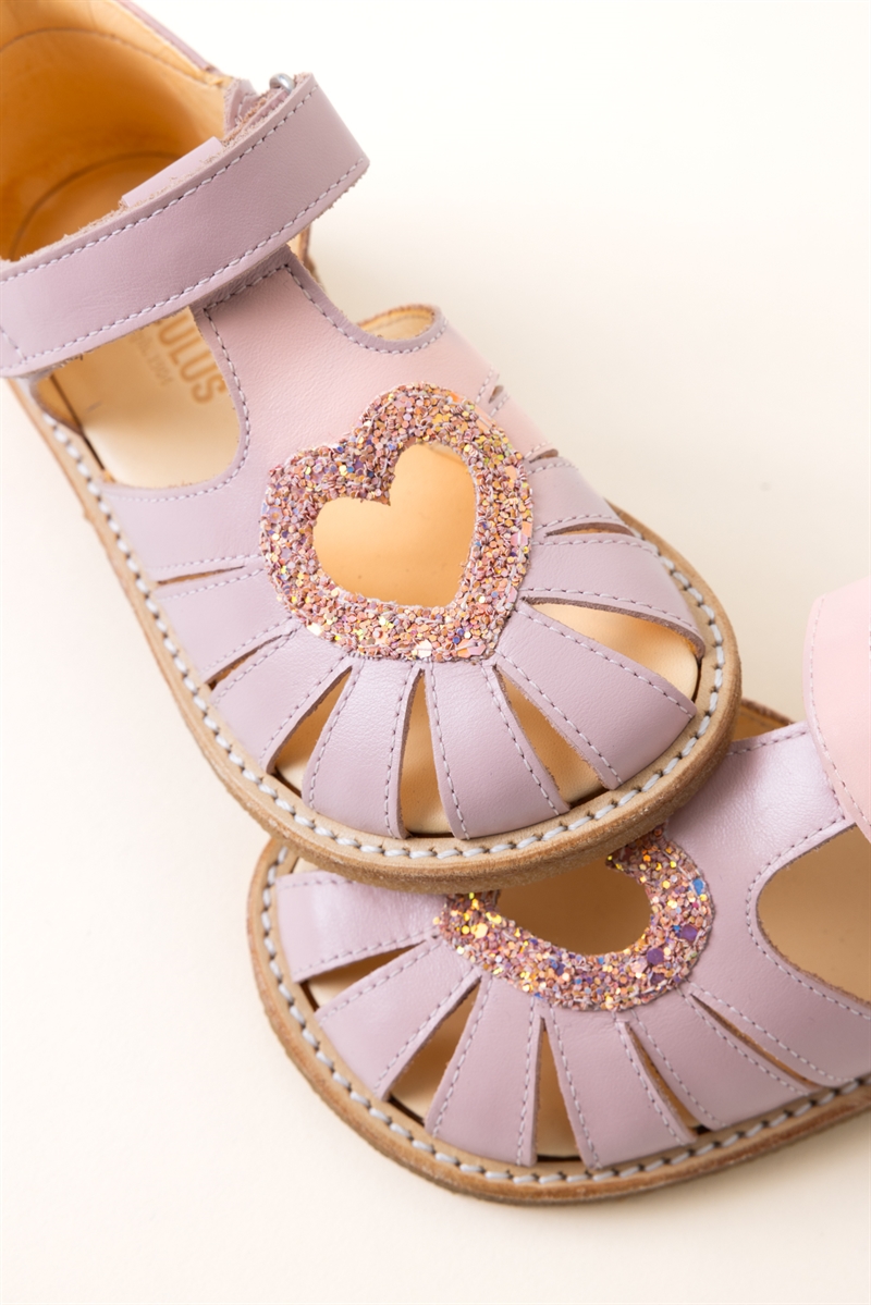 Angulus lyserød sandal med hjerte mønster